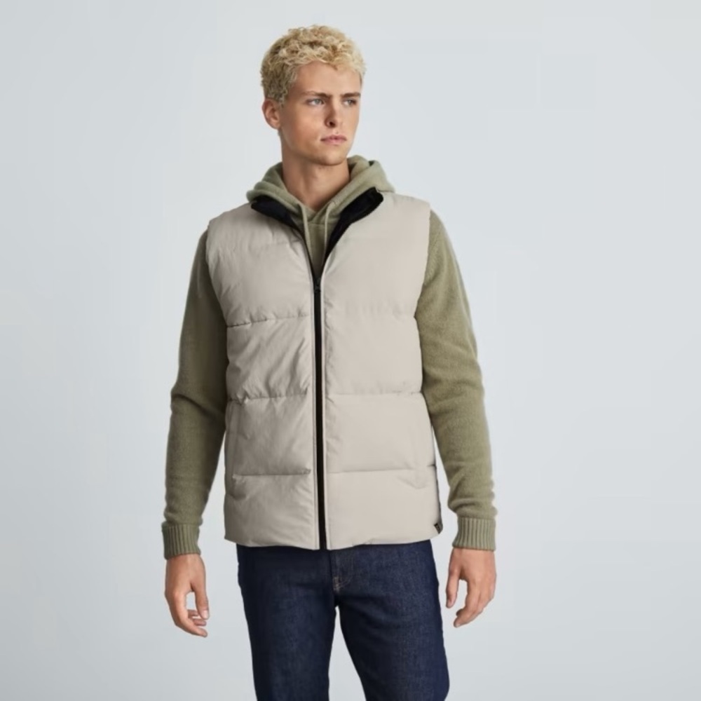 Everlane The ReNew Puffer Vest in Sandstone Size XL